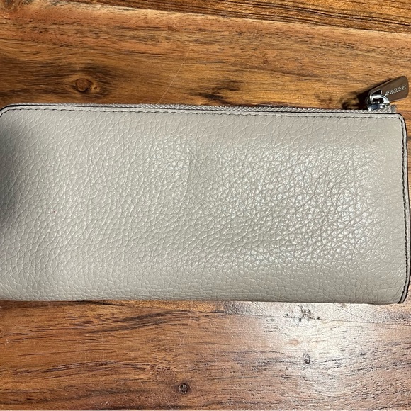 Grey Michael Kors wallet! Like new! - Picture 2 of 6